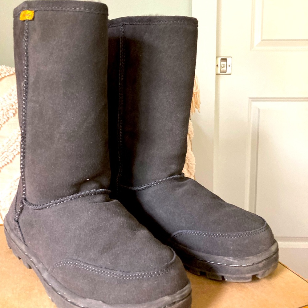 Brumby Grey Mid-calf Lug Sole Boots, size 7